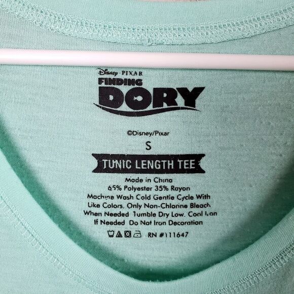 Disney Finding Dory Tunic Tee Shirt Size Small - Picture 3 of 8